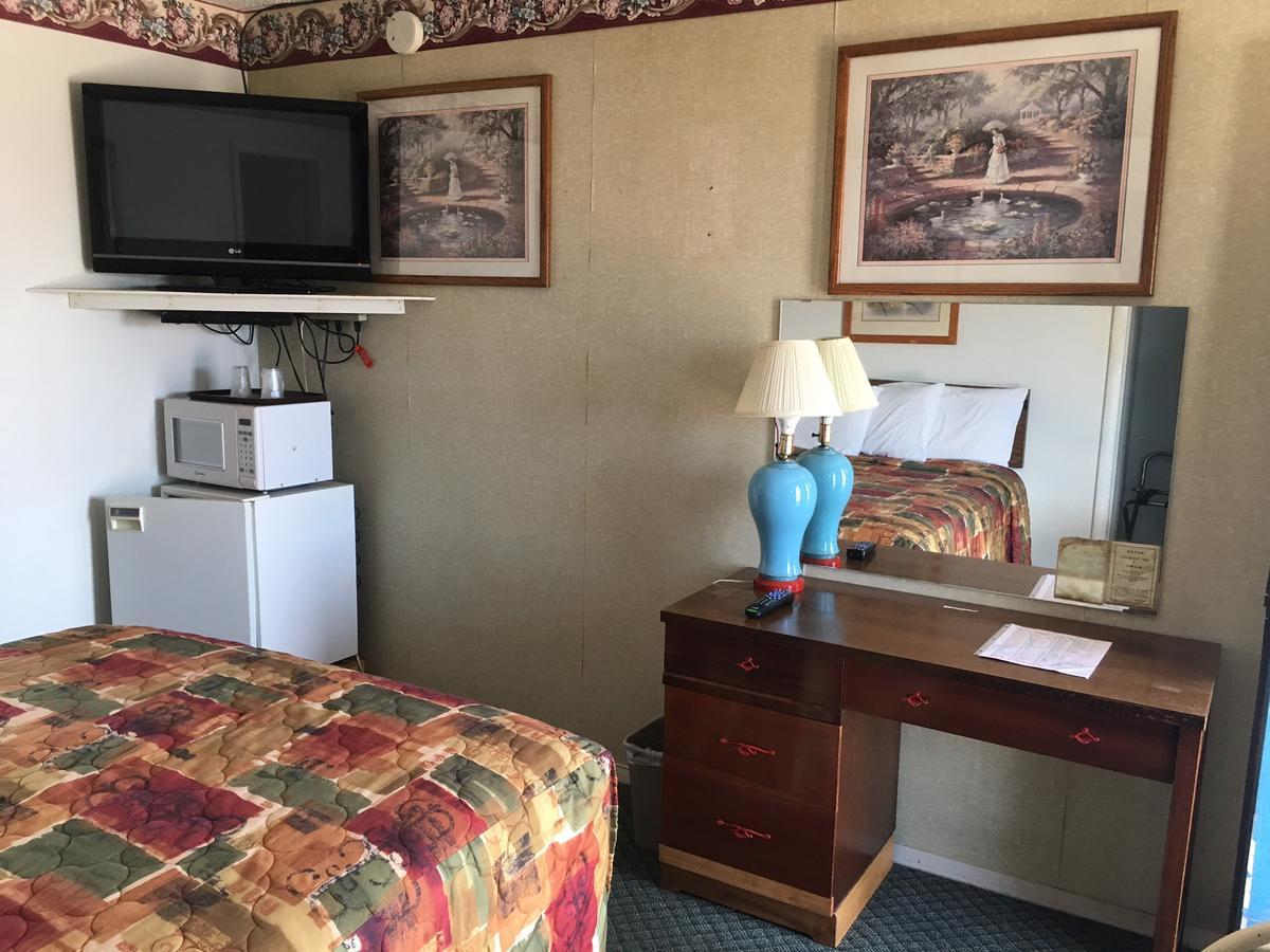 Skyliner Motel Stroud Exterior photo