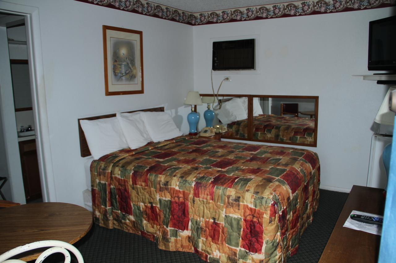 Skyliner Motel Stroud Exterior photo