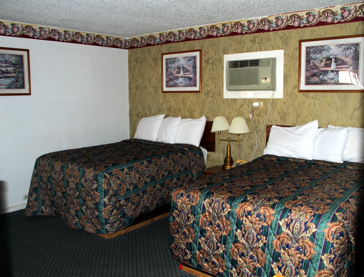 Skyliner Motel Stroud Exterior photo