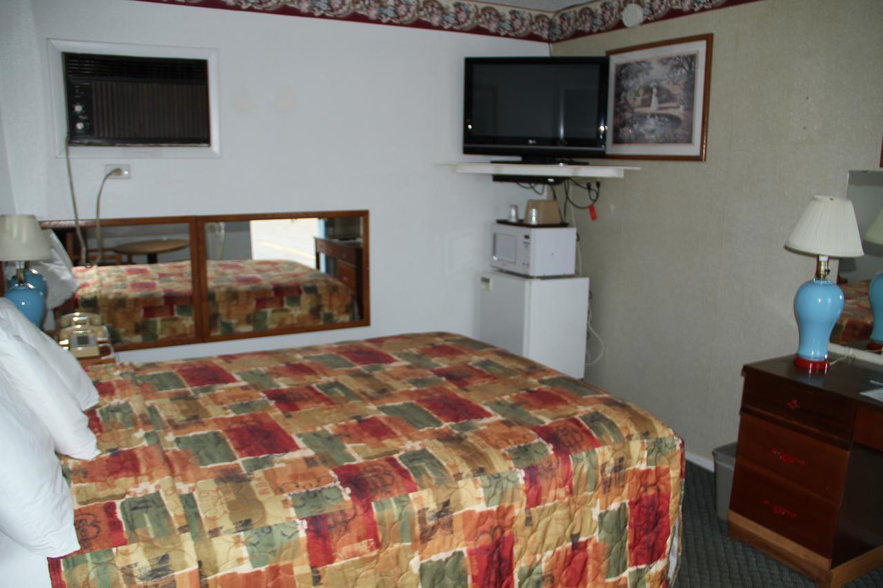 Skyliner Motel Stroud Exterior photo