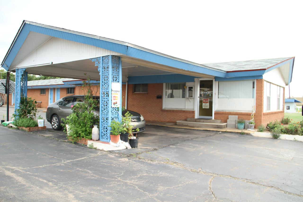 Skyliner Motel Stroud Exterior photo