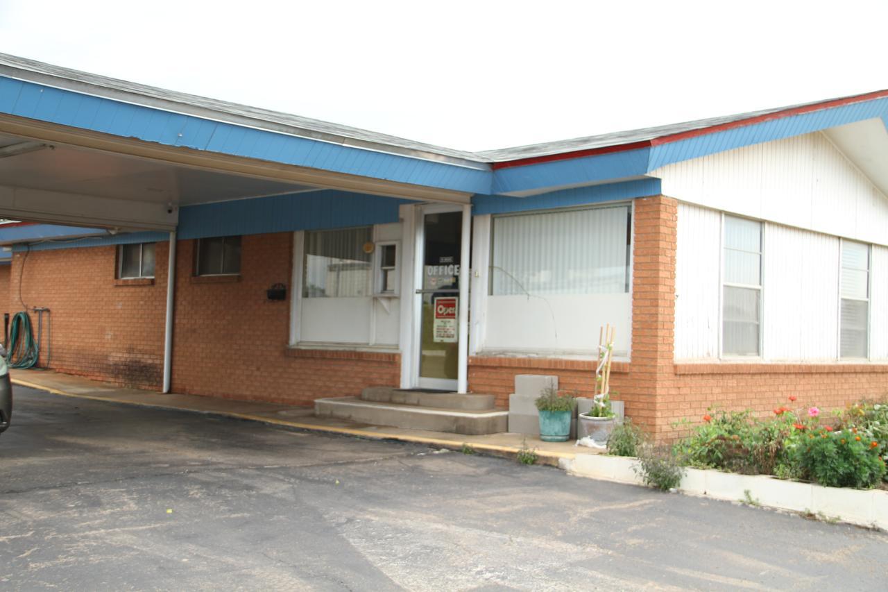 Skyliner Motel Stroud Exterior photo