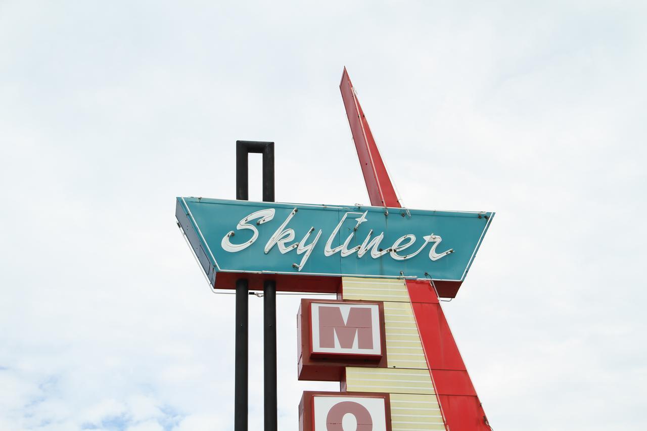 Skyliner Motel Stroud Exterior photo